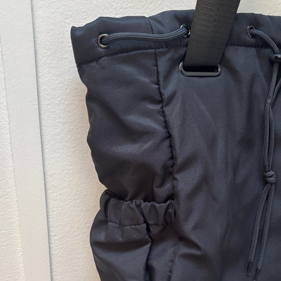 Beyond Yoga Black Convertible Drawstring Gym Bag Tote Backpack BEY-FA-042 - Picture 4 of 8